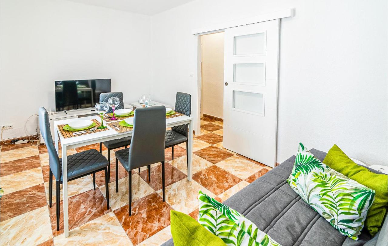 Beautiful Apartment In Cordoba With Kitchenette Exteriör bild