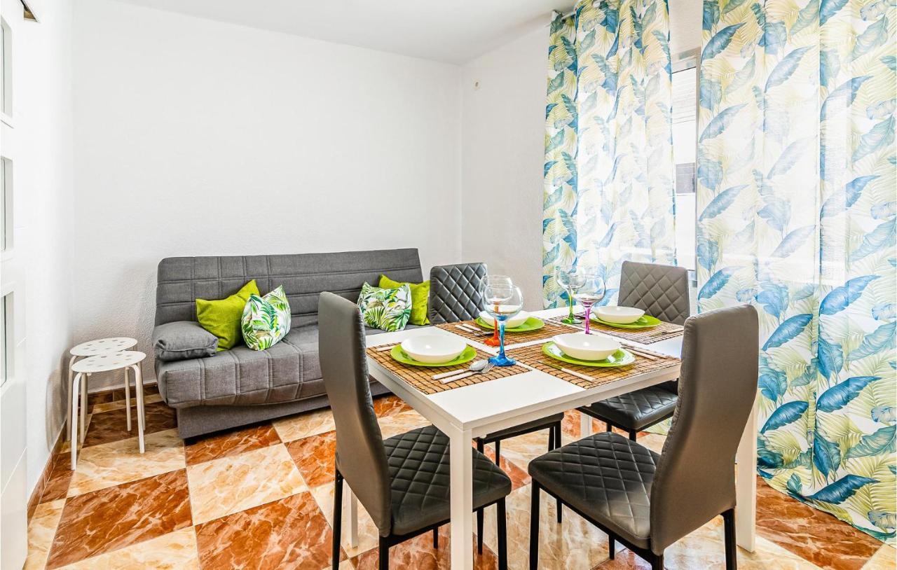 Beautiful Apartment In Cordoba With Kitchenette Exteriör bild