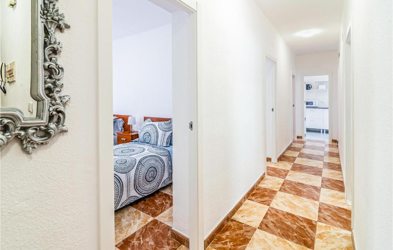 Beautiful Apartment In Cordoba With Kitchenette Exteriör bild