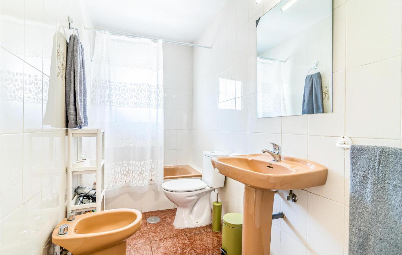 Beautiful Apartment In Cordoba With Kitchenette Exteriör bild
