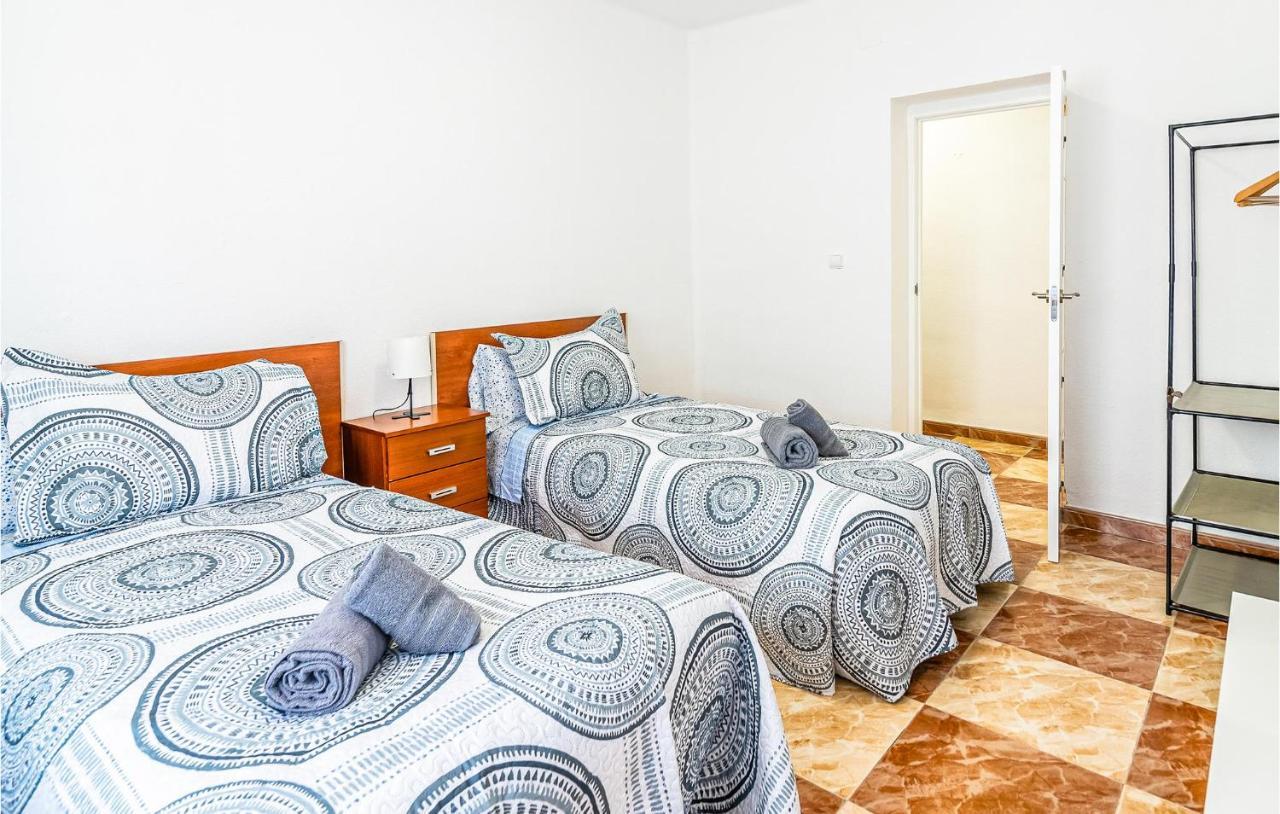 Beautiful Apartment In Cordoba With Kitchenette Exteriör bild